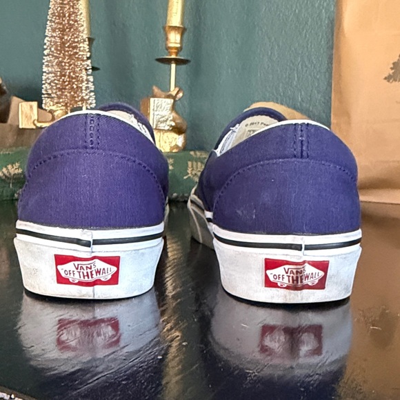 Limited Edition Vans Snoopy & Charlie Brown Christmas Slip On Sneakers - W8.5/M7 - Picture 3 of 10